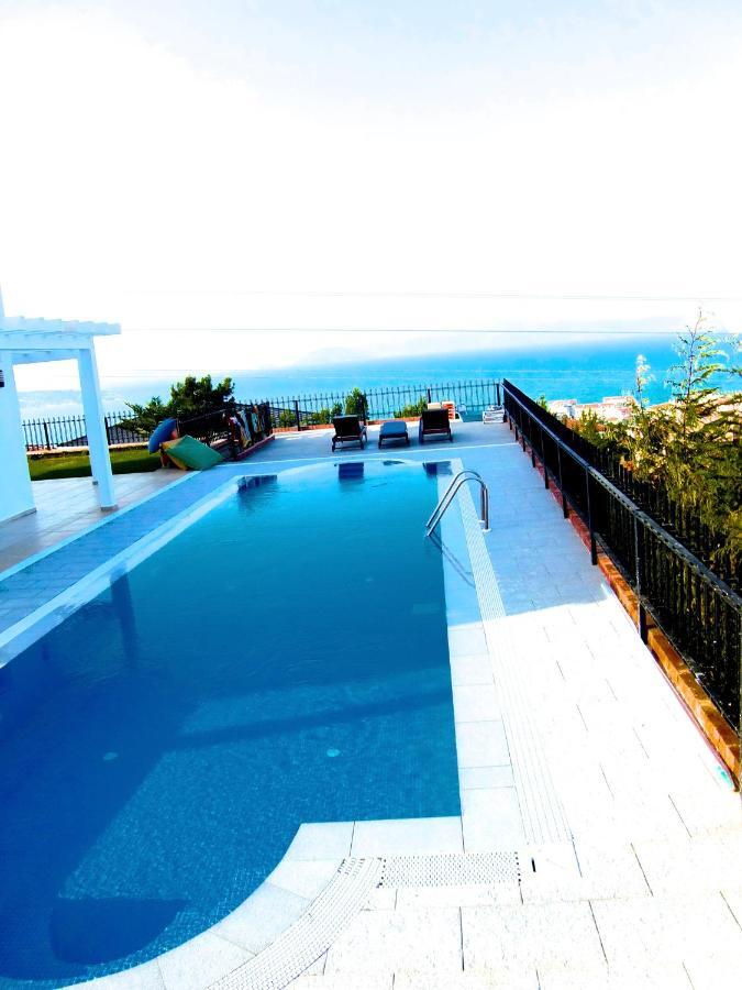 Luxury Villa With Amazing View, Çeşme Exterior photo